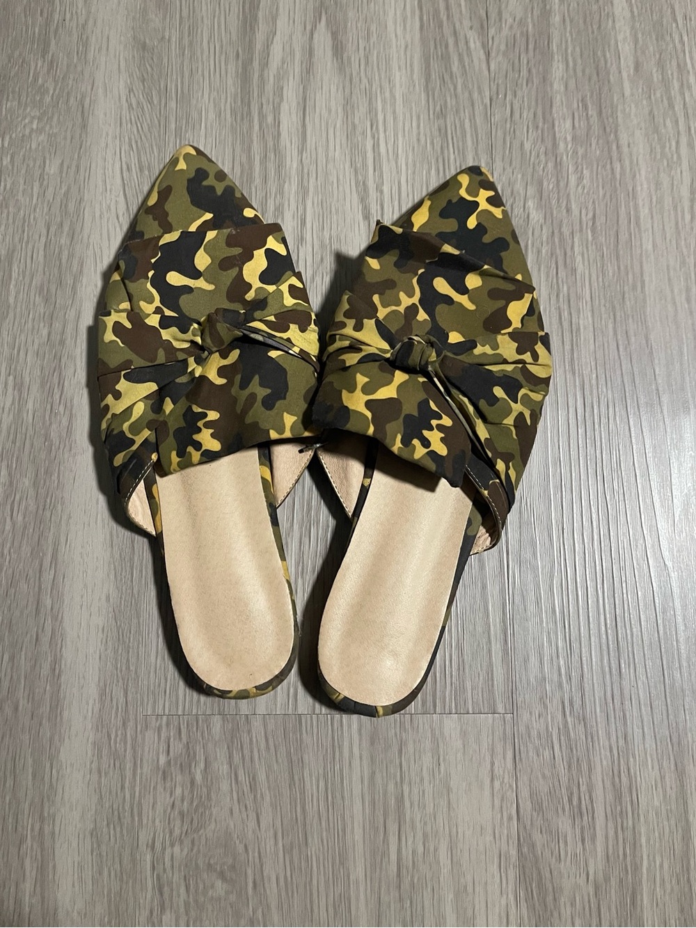 Camouflage Pointed Toe Slide Flats